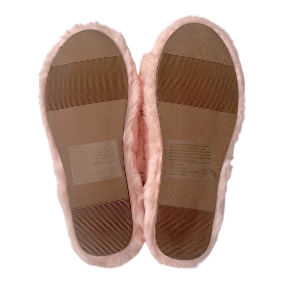 001 Women's Pink Fuzzy Slippers - Picture 3 of 3